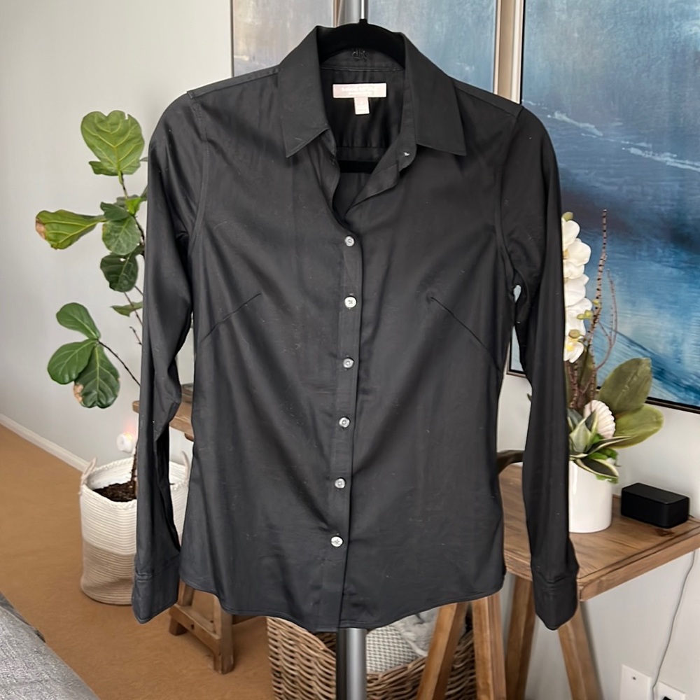 Banana Republic Fitted Black Button Down. Sz 2